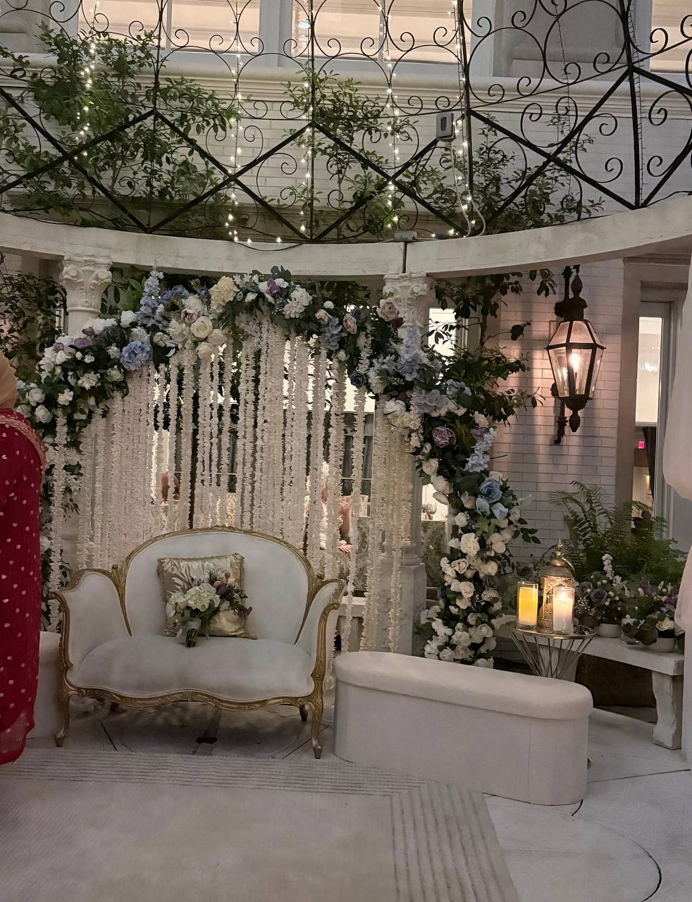Sweetheart table decor at Carissa Venue